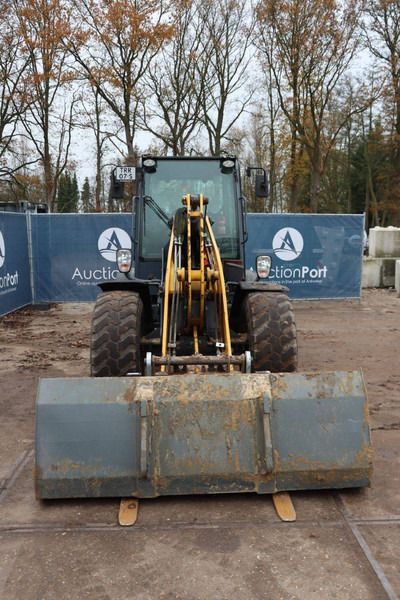 Chargeuse sur pneus Mustang AL 708