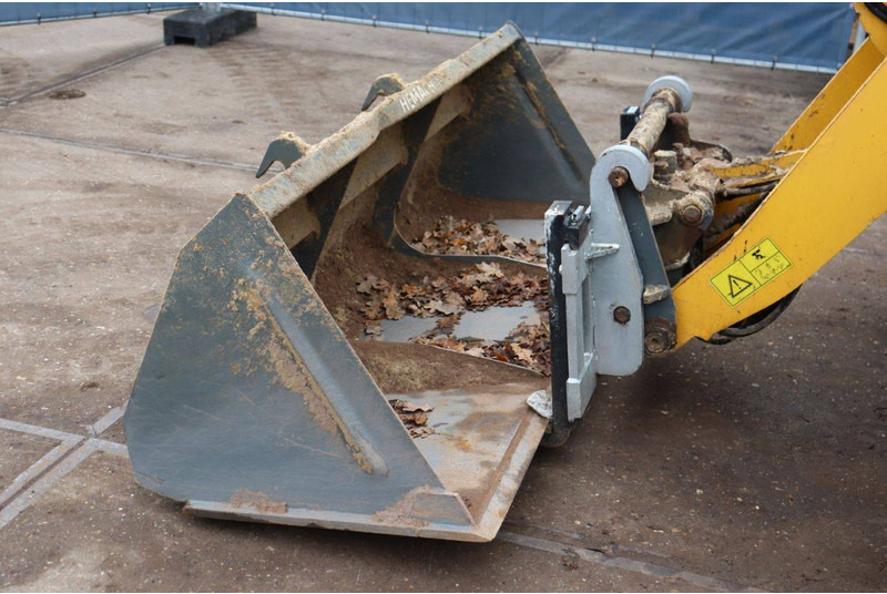 Chargeuse sur pneus Mustang AL 708