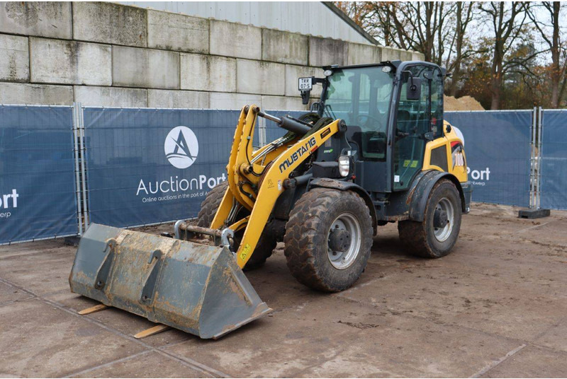 Chargeuse sur pneus Mustang AL 708