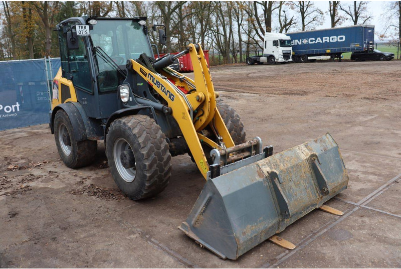 Chargeuse sur pneus Mustang AL 708