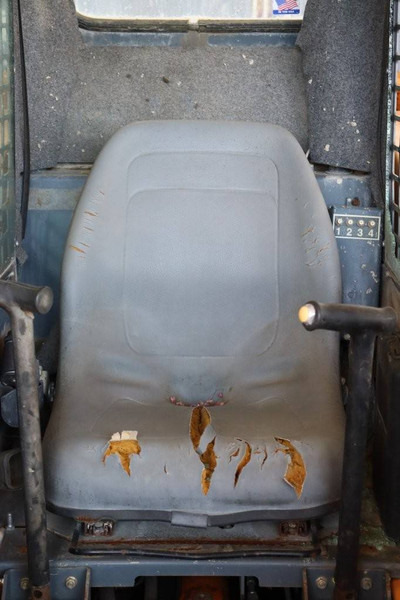 Chargeuse sur pneus Mustang SL2012