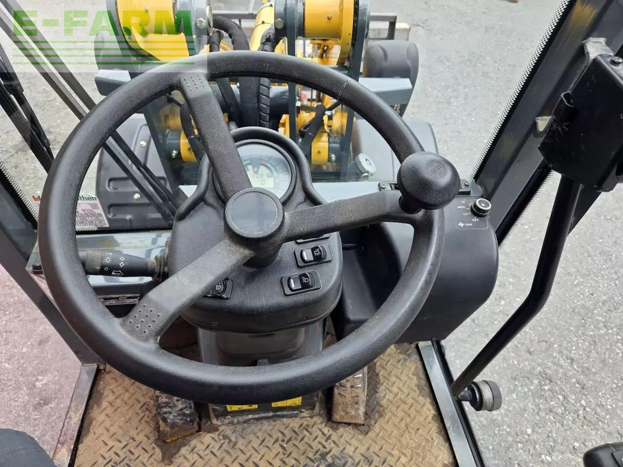 Chargeuse sur pneus Mustang al540