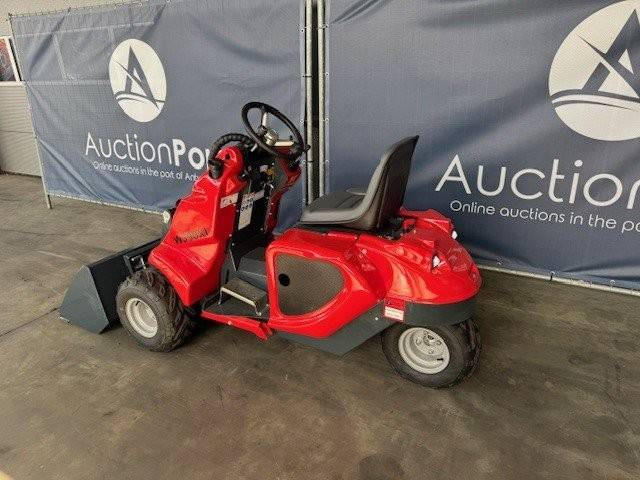 Chargeuse sur pneus NM-SLD280