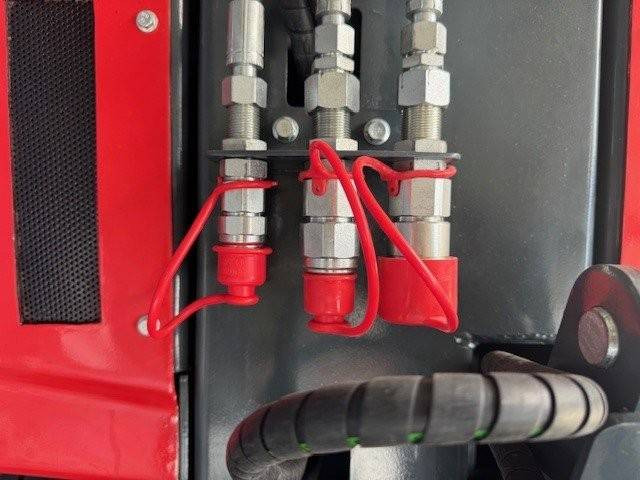 Chargeuse sur pneus NM-SLD280