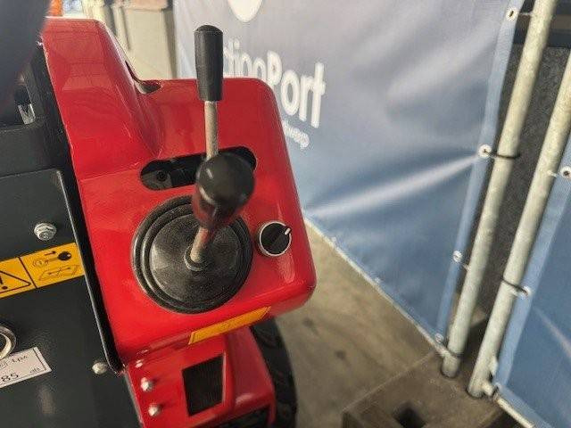 Chargeuse sur pneus NM-SLD280