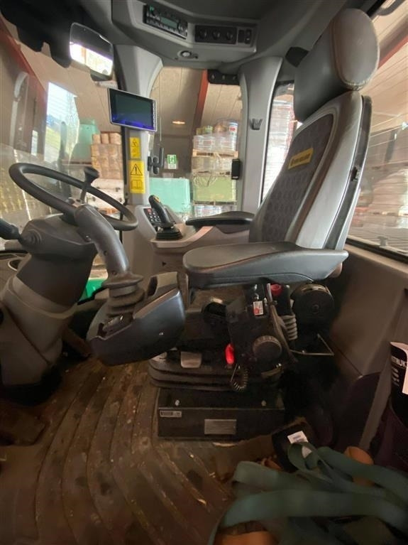 Chargeuse sur pneus New Holland W170D lang arm