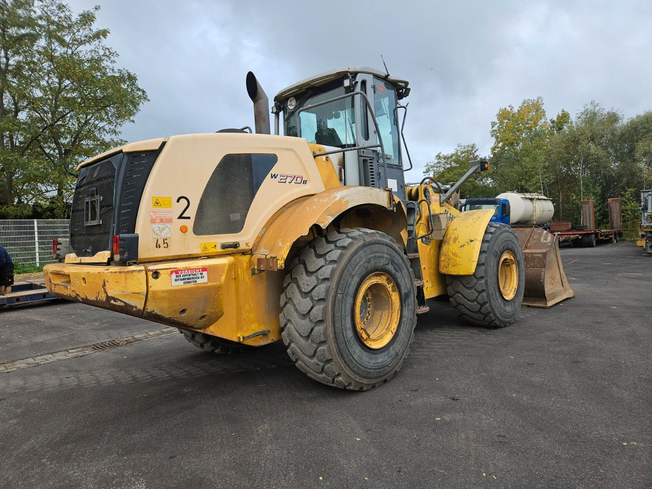 Chargeuse sur pneus New Holland W270 B Radlader