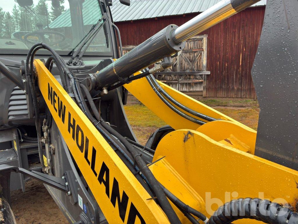 Chargeuse sur pneus New Holland W80 C