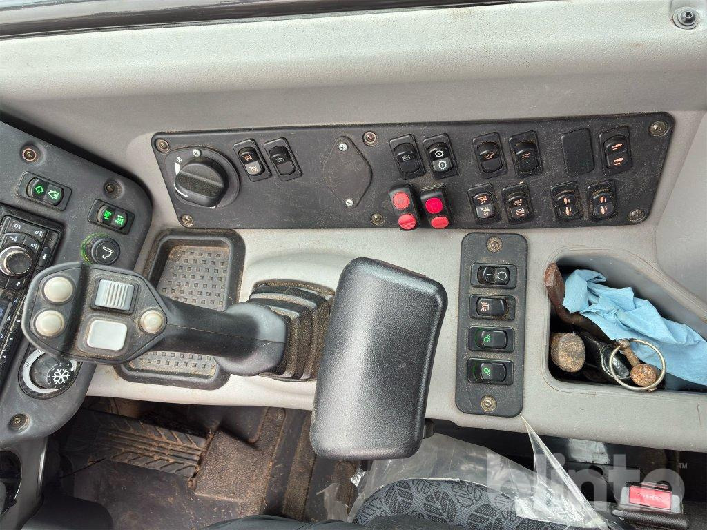 Chargeuse sur pneus New Holland W80 C