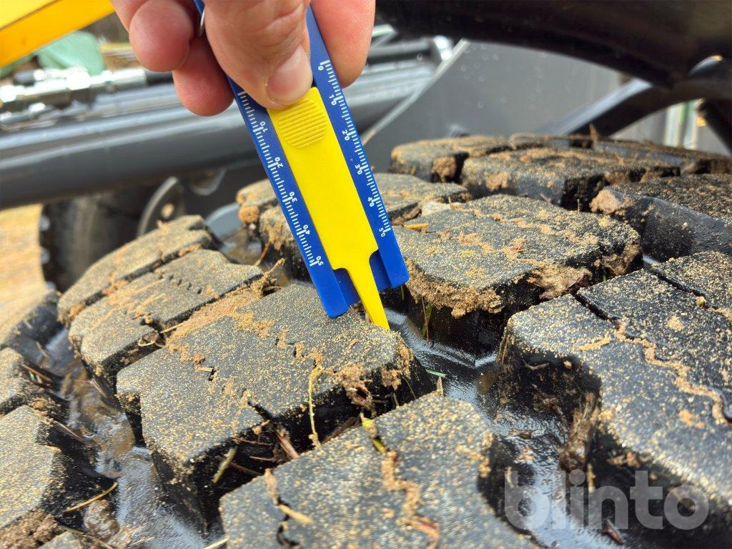 Chargeuse sur pneus New Holland W80 C