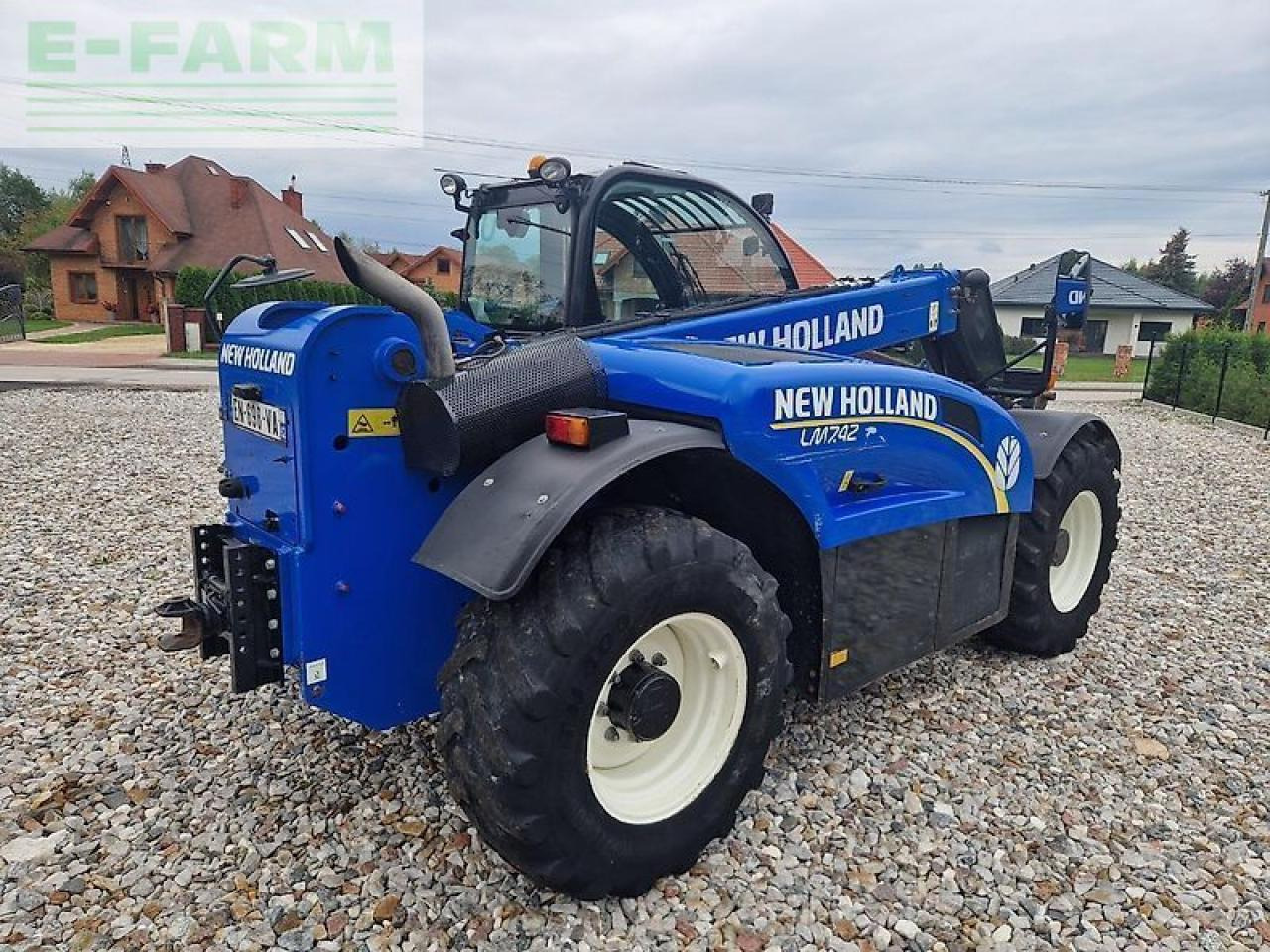Chargeuse sur pneus New Holland lm 7.42