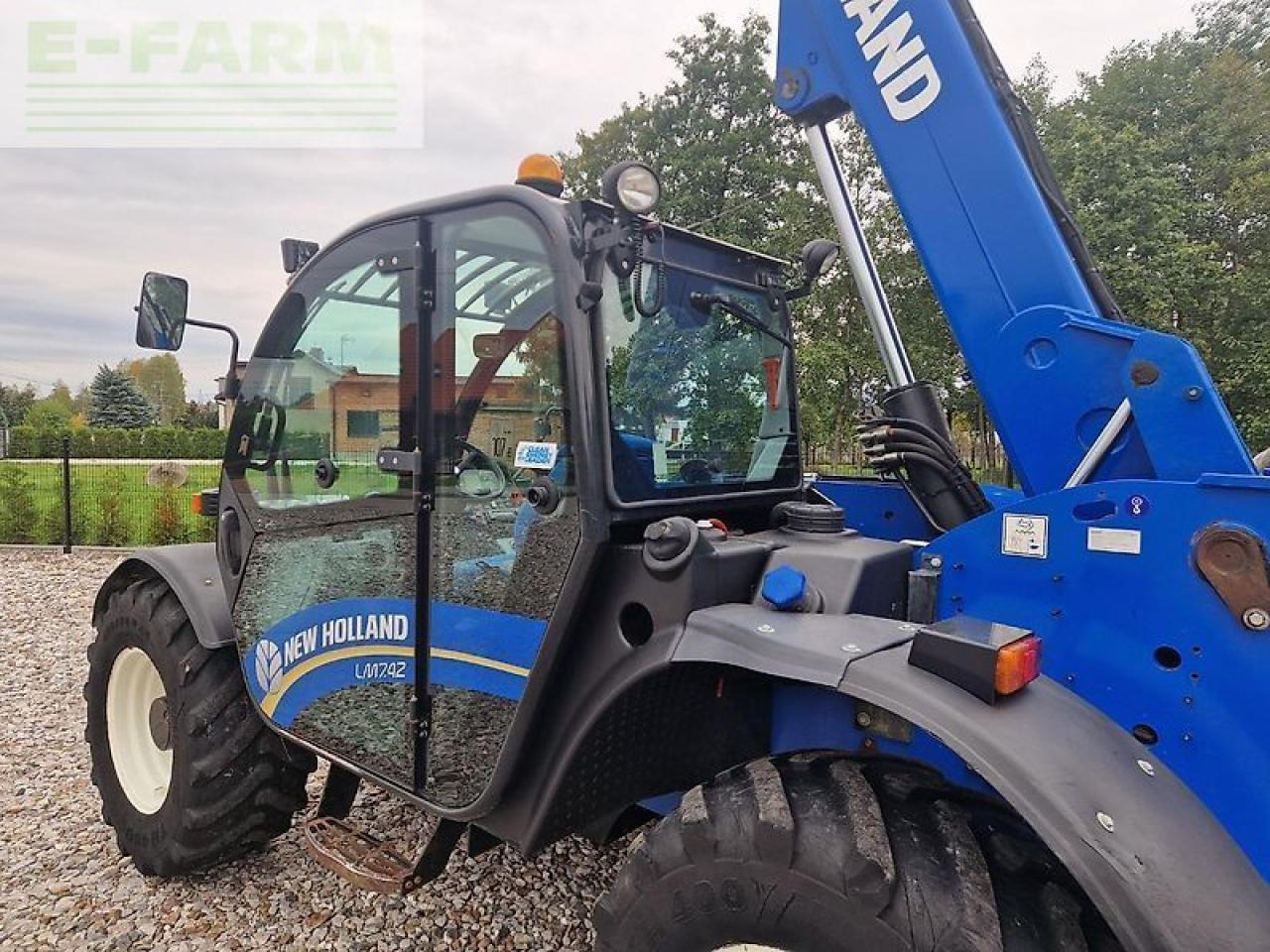 Chargeuse sur pneus New Holland lm 7.42