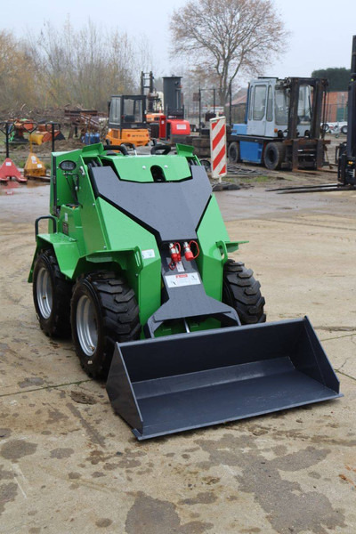 Chargeuse sur pneus Nycheki SK-911