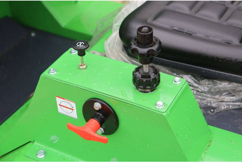 Chargeuse sur pneus Nycheki SK-911