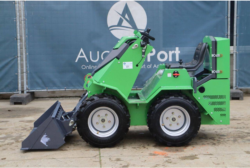 Chargeuse sur pneus Nycheki SK-911