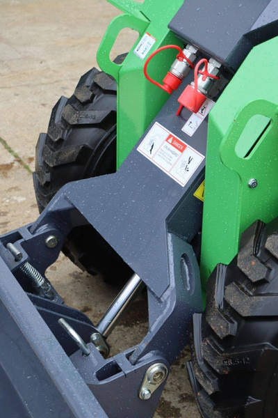 Chargeuse sur pneus Nycheki SK-911