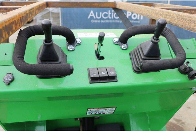 Chargeuse sur pneus Nycheki SK-K105