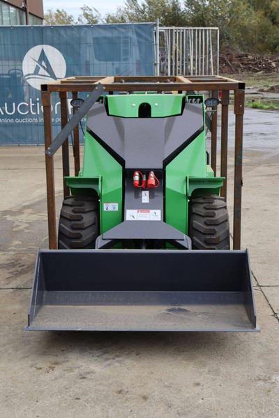 Chargeuse sur pneus Nycheki SK-K105