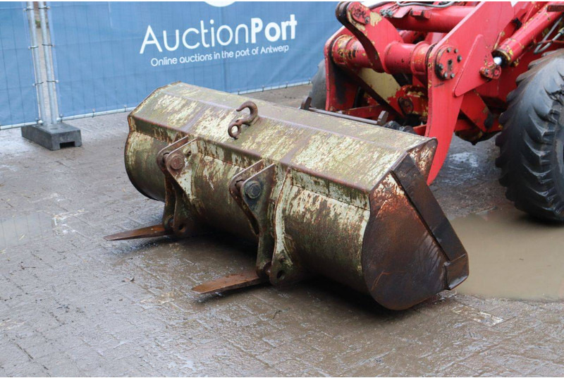 Chargeuse sur pneus O & K L6