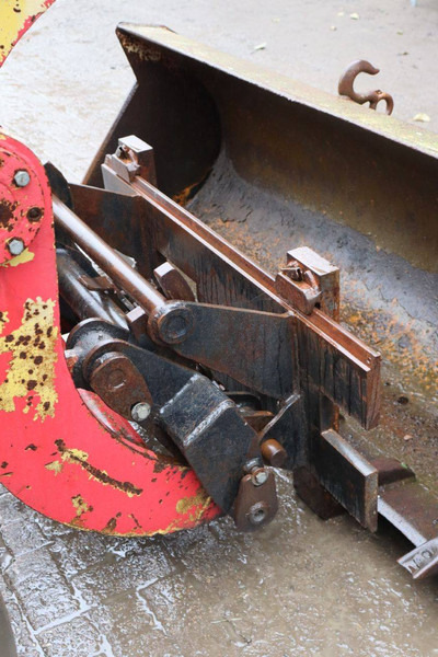 Chargeuse sur pneus O & K L6