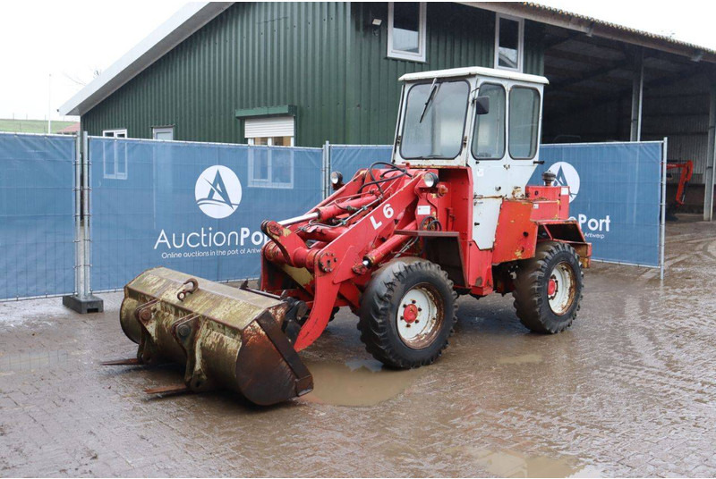 Chargeuse sur pneus O & K L6