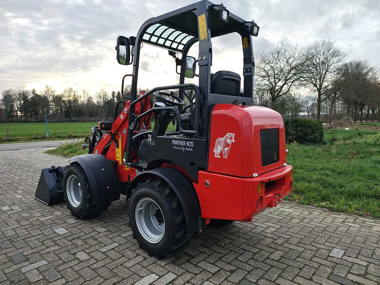 Chargeuse sur pneus PANTHER W25 MINILOADER