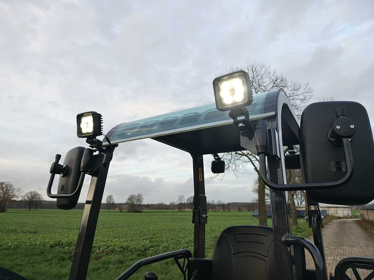 Chargeuse sur pneus PANTHER W25 MINILOADER