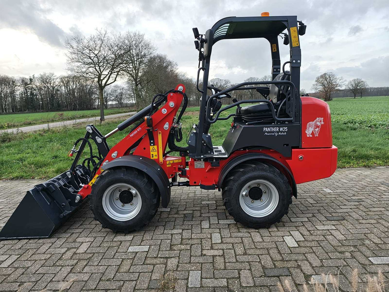 Chargeuse sur pneus PANTHER W25 MINILOADER