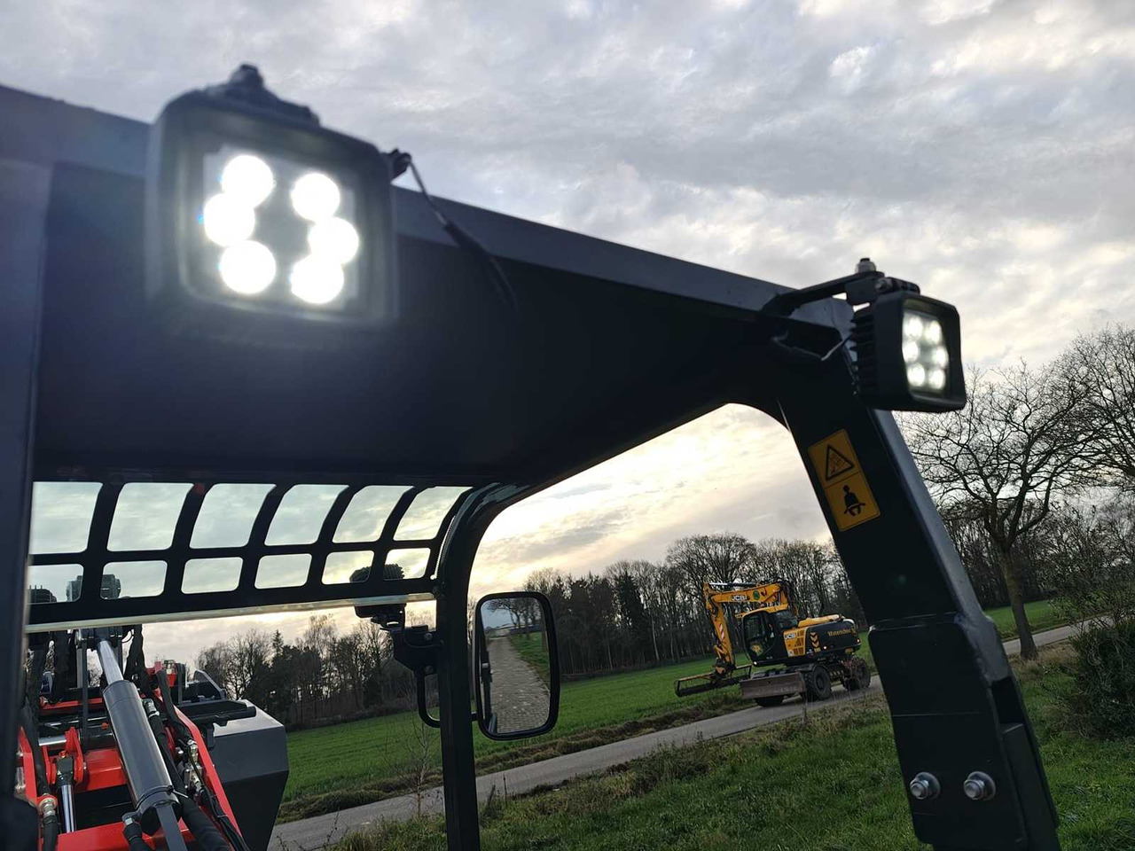 Chargeuse sur pneus PANTHER W25 MINILOADER