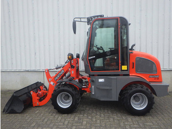 Chargeuse sur pneus Panther 10-08