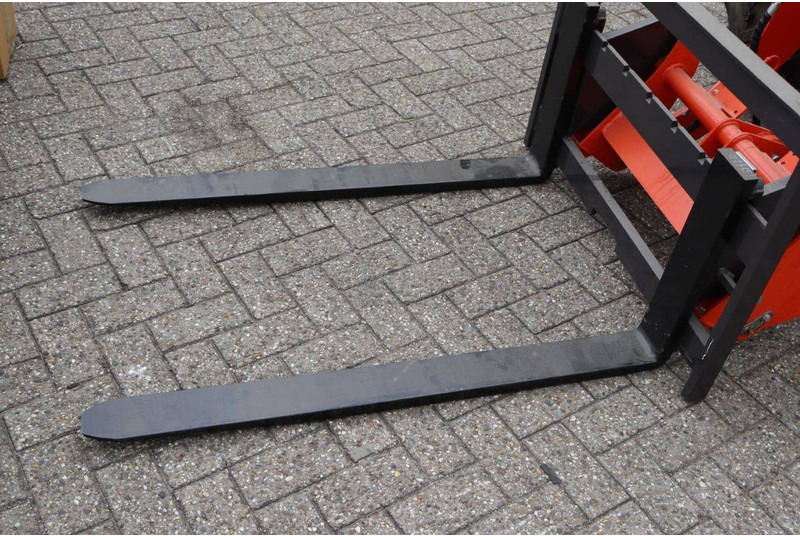 Chargeuse sur pneus Panther 10-08