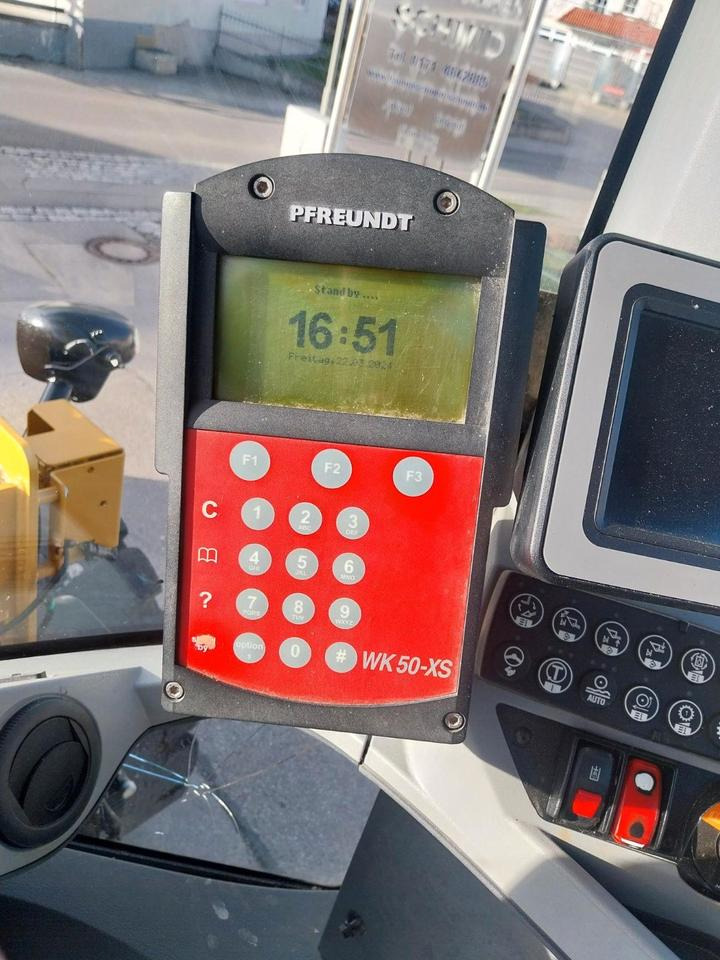 Chargeuse sur pneus Radlader Cat 926M Lader Schaufellader Komatsu