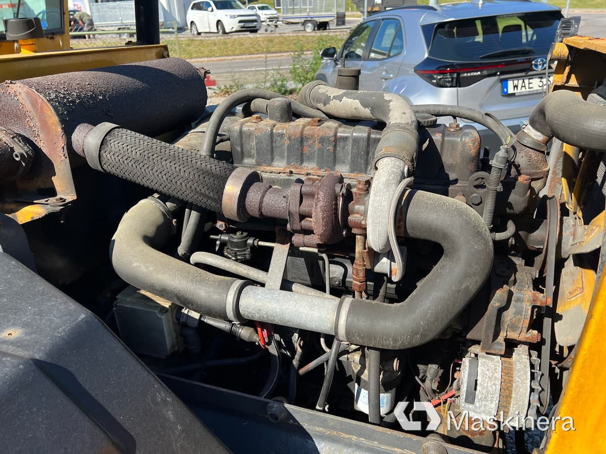 Chargeuse sur pneus Redskapsbärare Wille 655 med vikplog