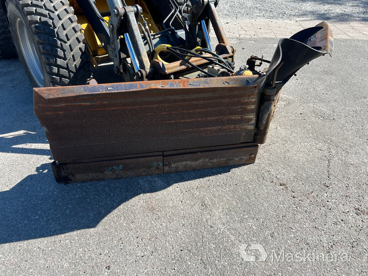 Chargeuse sur pneus Redskapsbärare Wille 655 med vikplog