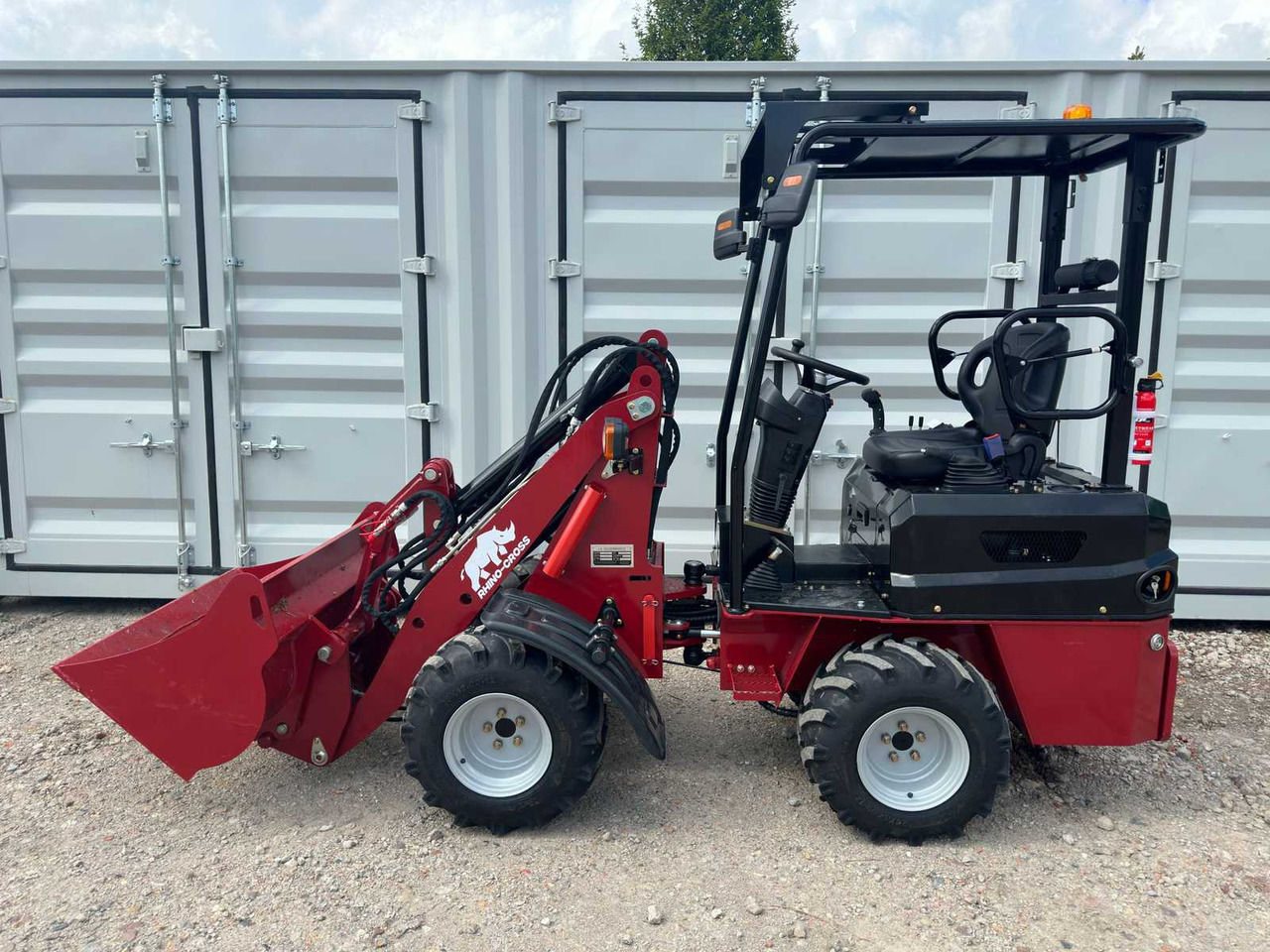 Chargeuse sur pneus Rhino-cross R906