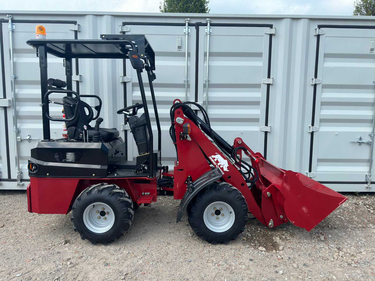 Chargeuse sur pneus Rhino-cross R906