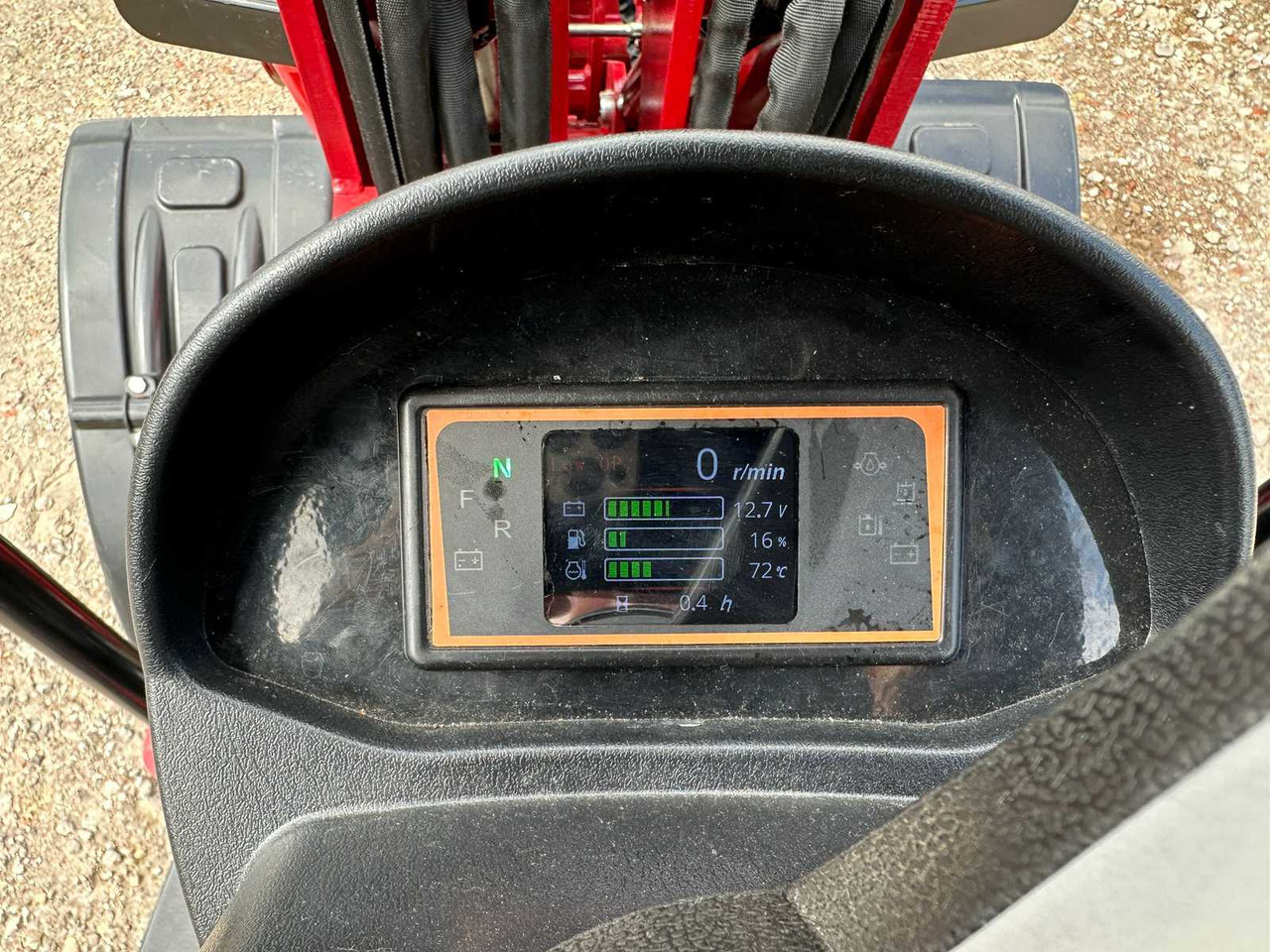 Chargeuse sur pneus Rhino-cross R906