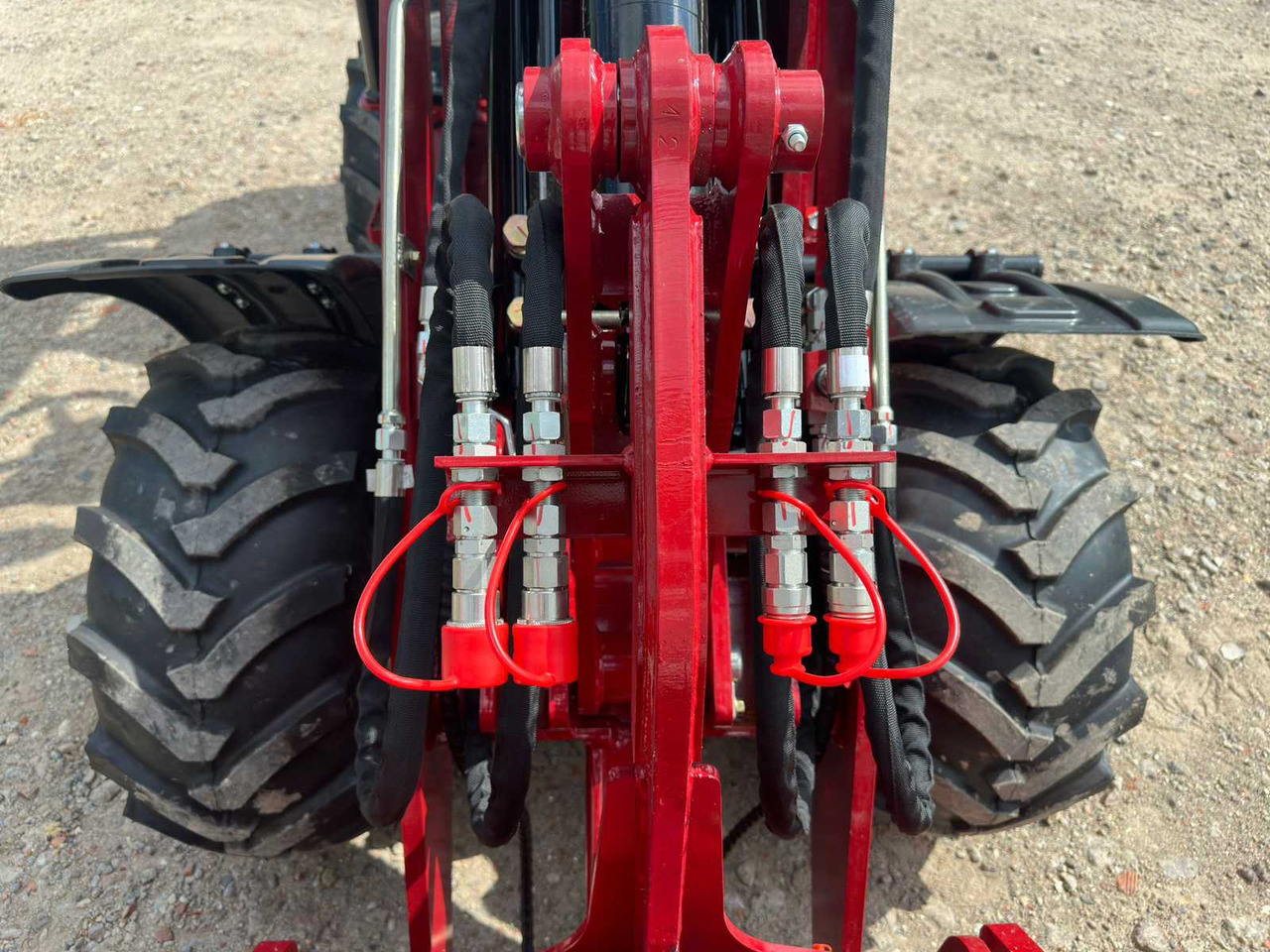 Chargeuse sur pneus Rhino-cross R906