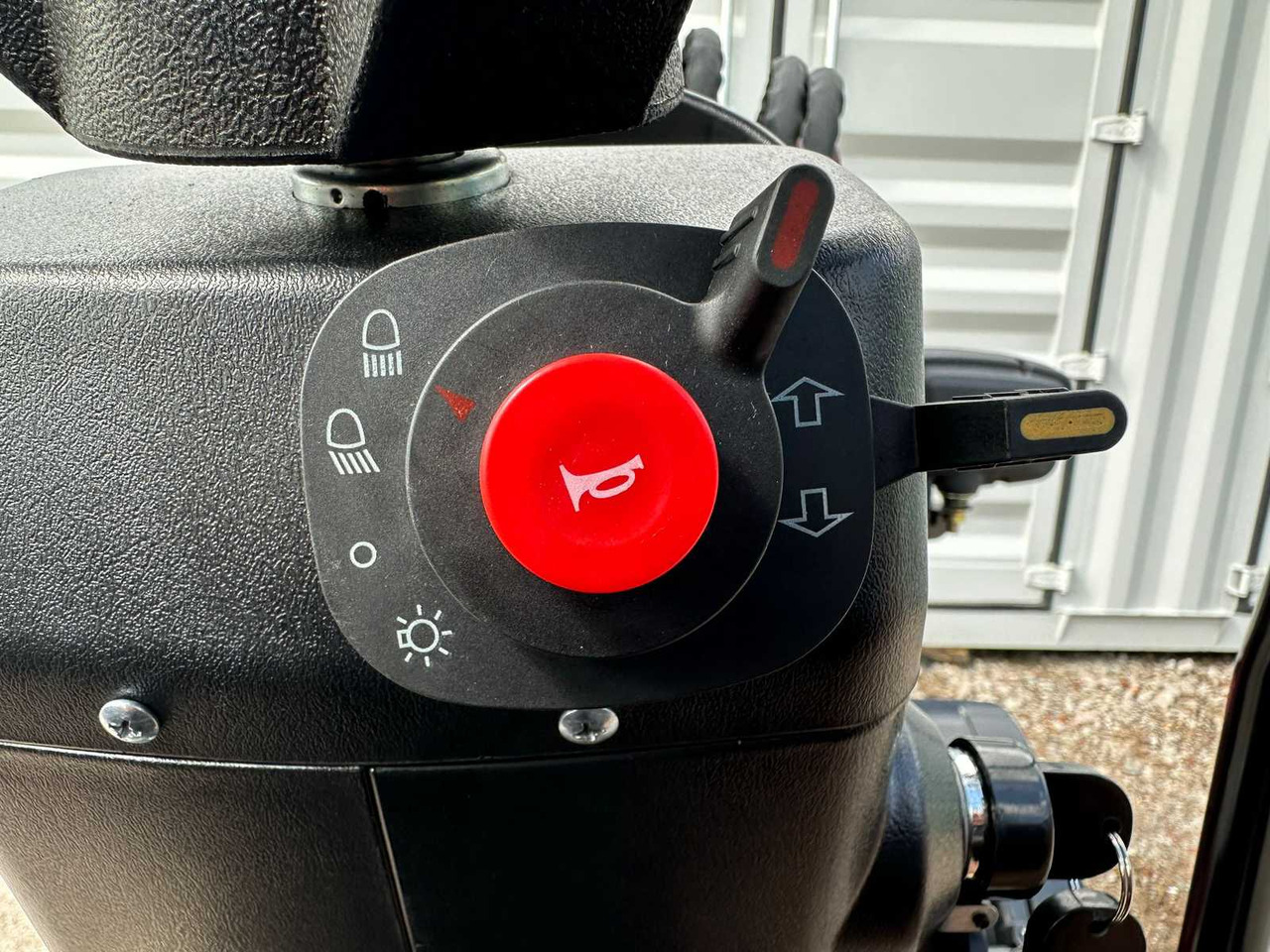 Chargeuse sur pneus Rhino-cross R906