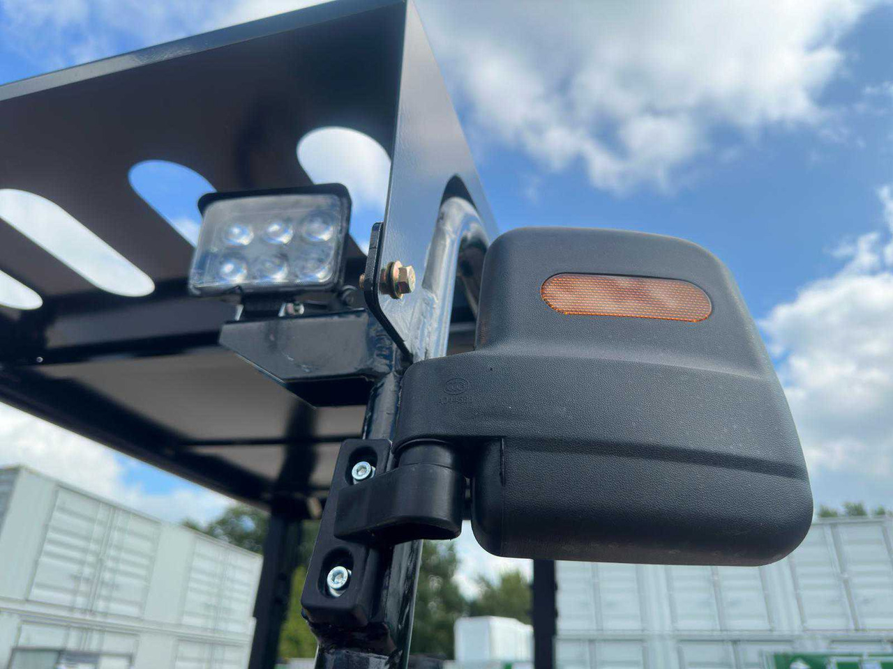 Chargeuse sur pneus Rhino-cross R906T