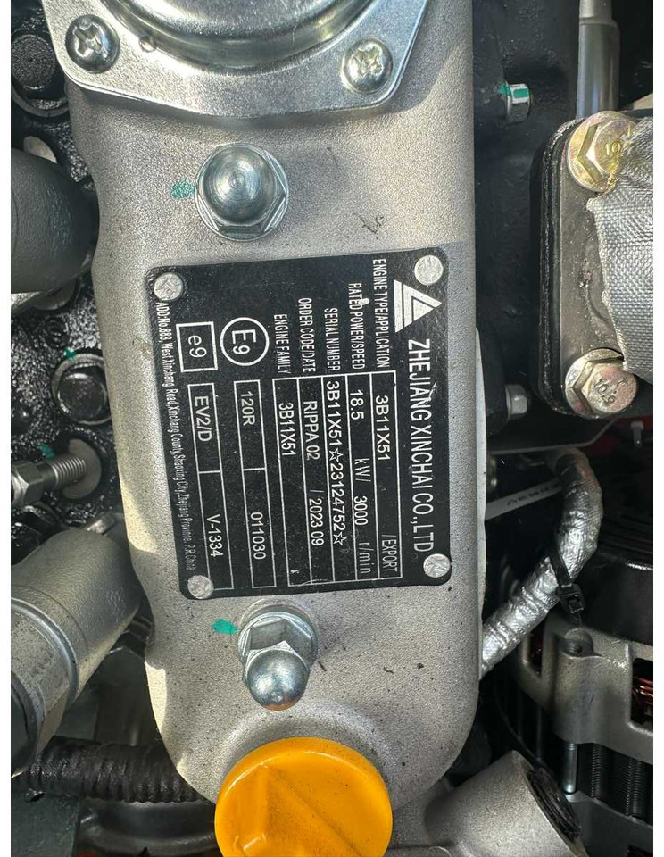 Chargeuse sur pneus Rhino-cross R906T