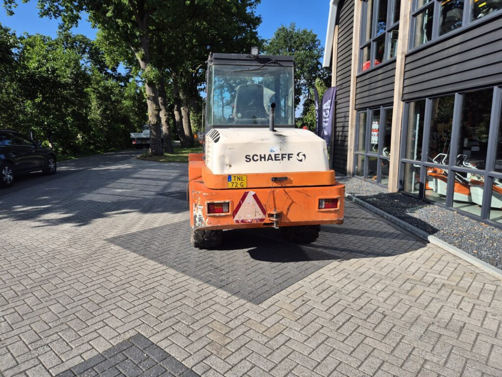 Chargeuse sur pneus SCHAEFF SKL843