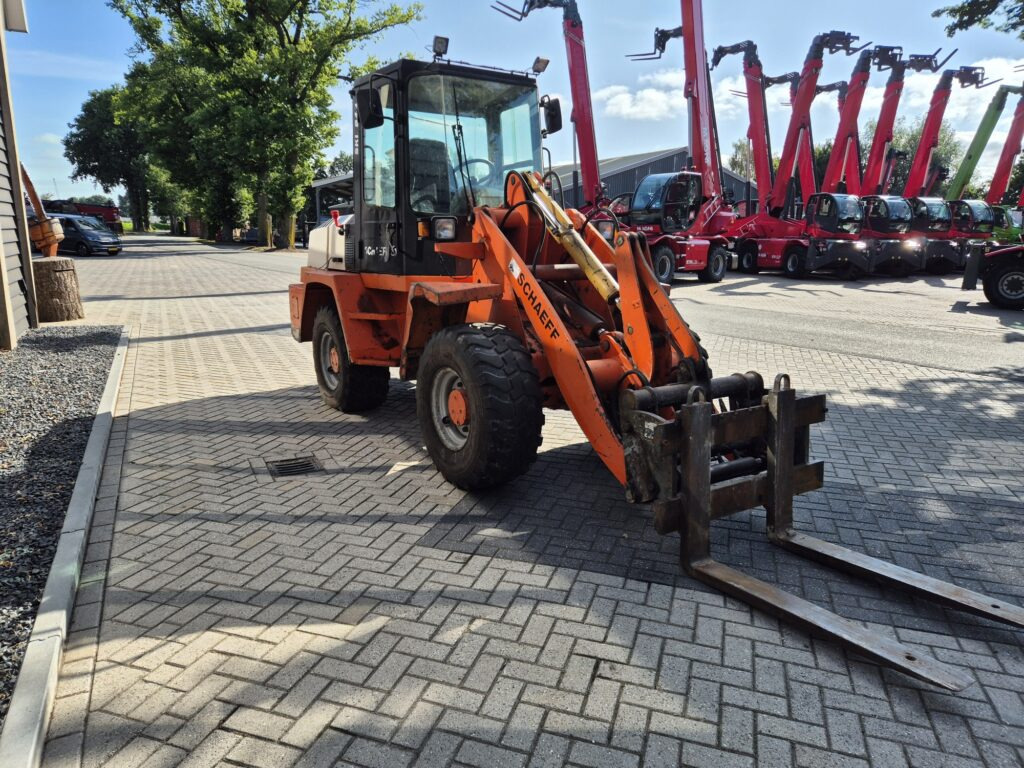 Chargeuse sur pneus SCHAEFF SKL843