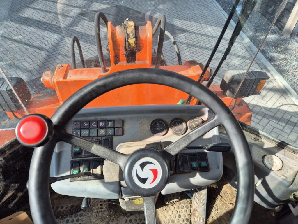 Chargeuse sur pneus SCHAEFF SKL843