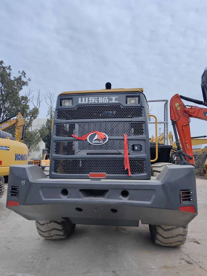 Chargeuse sur pneus SDLG 956F