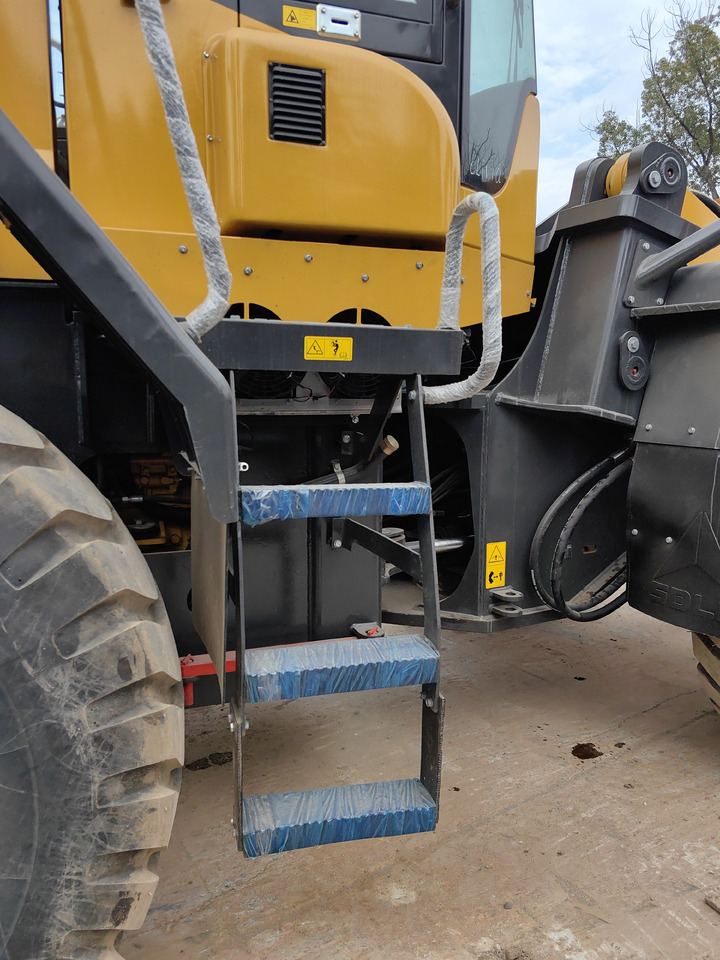 Chargeuse sur pneus SDLG 956F