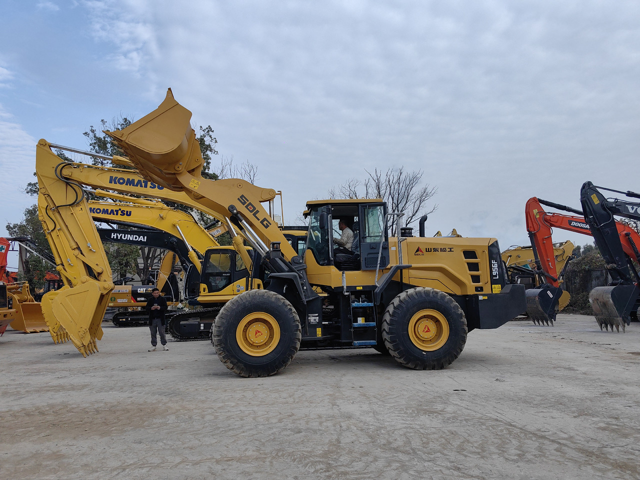 Chargeuse sur pneus SDLG 956F