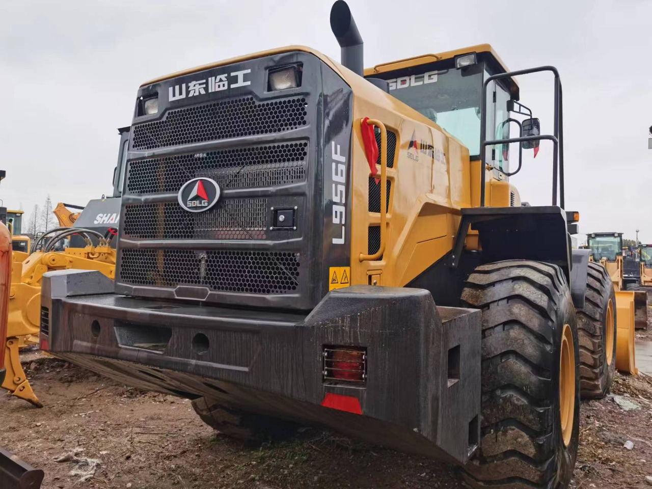 Chargeuse sur pneus SDLG 956F