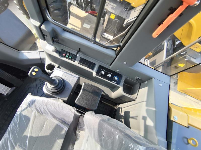 Chargeuse sur pneus SDLG 956F