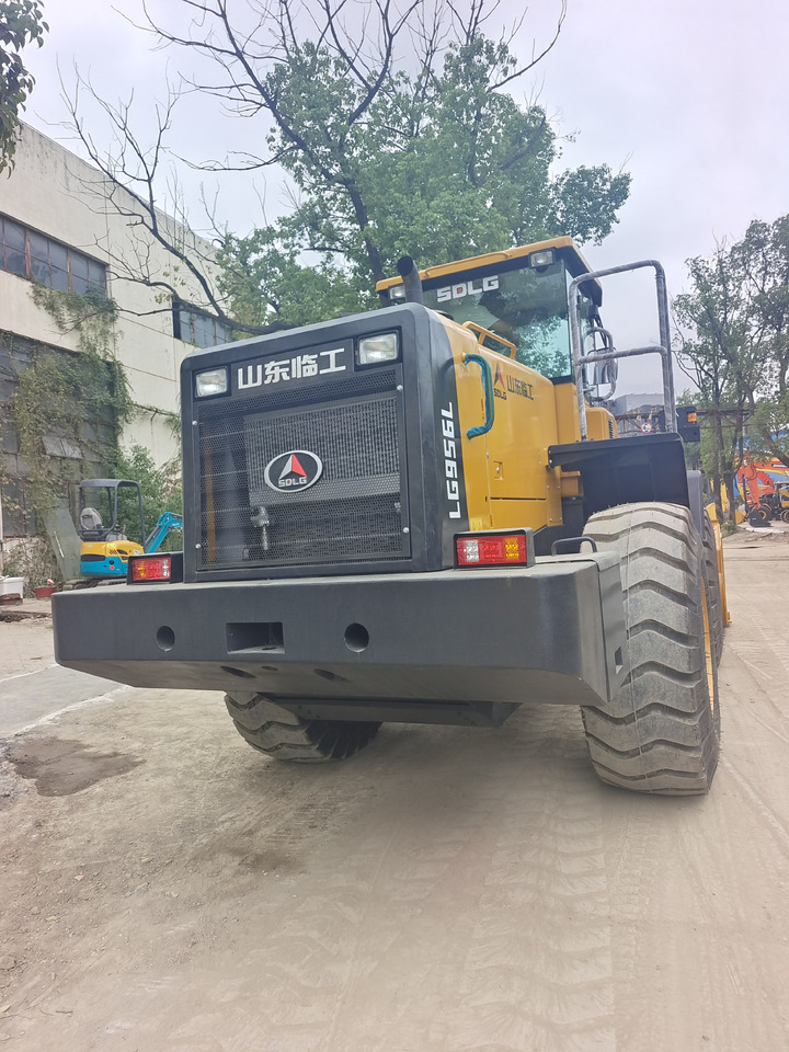 Chargeuse sur pneus SDLG 956L